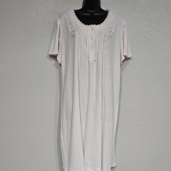 Miss Elaine Other - Miss Elaine | NWT Women's Light Pink Short Sleeve Embroidered Lace Nightgown 3X